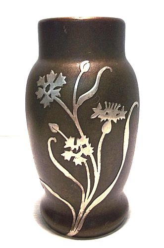 Batchelor Button Vase 3816B