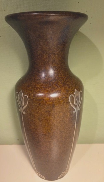 Stylized Iris Vase 3791